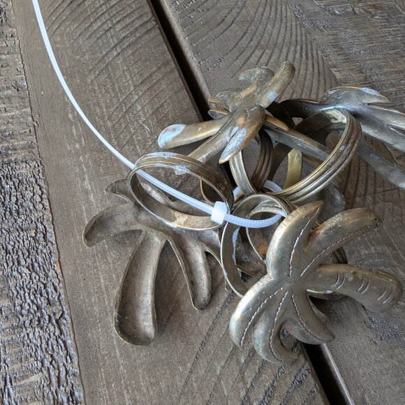 Lot of 6 Silver Palm Tree Tropical Napkin Ring Holders - Picture 2 of 2